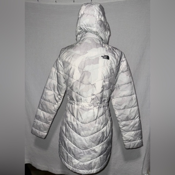 The North Face Women's Puffer Jacket - - Picture 8 of 15